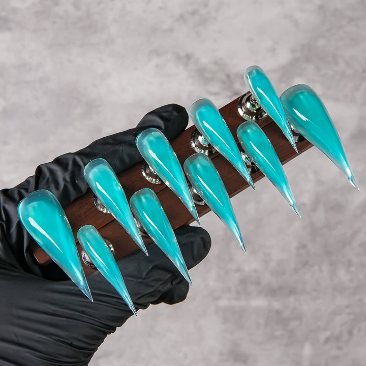 Skulptierte Stiletto Press-On Nagelverstärkungen