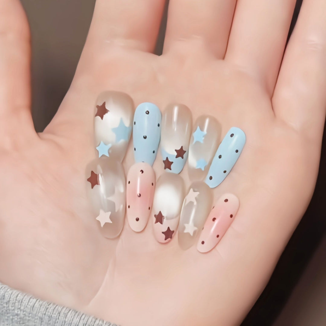 Dekorative Nagelkunst Karnz