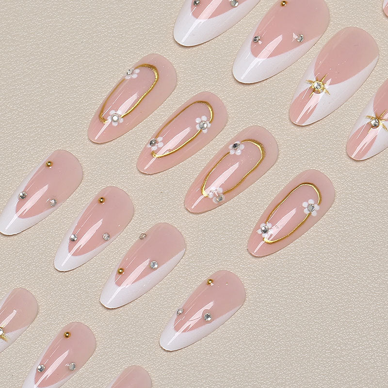 Elegante Floral Stiletto Nagelkunst
