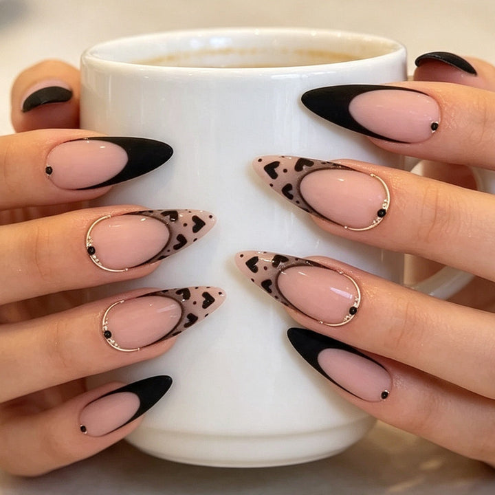 Einzigartiges Elegantes Press-On Nagelspitzen Set Karnz