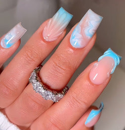Trendy Ombre-Nagelverlängerungen Karnz