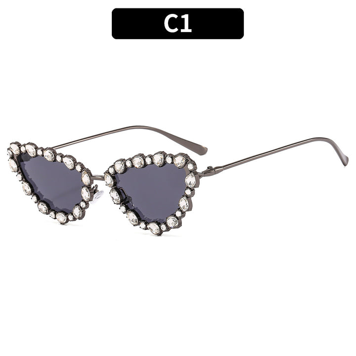 Herzförmige, mit Strass veredelte Sonnenbrille