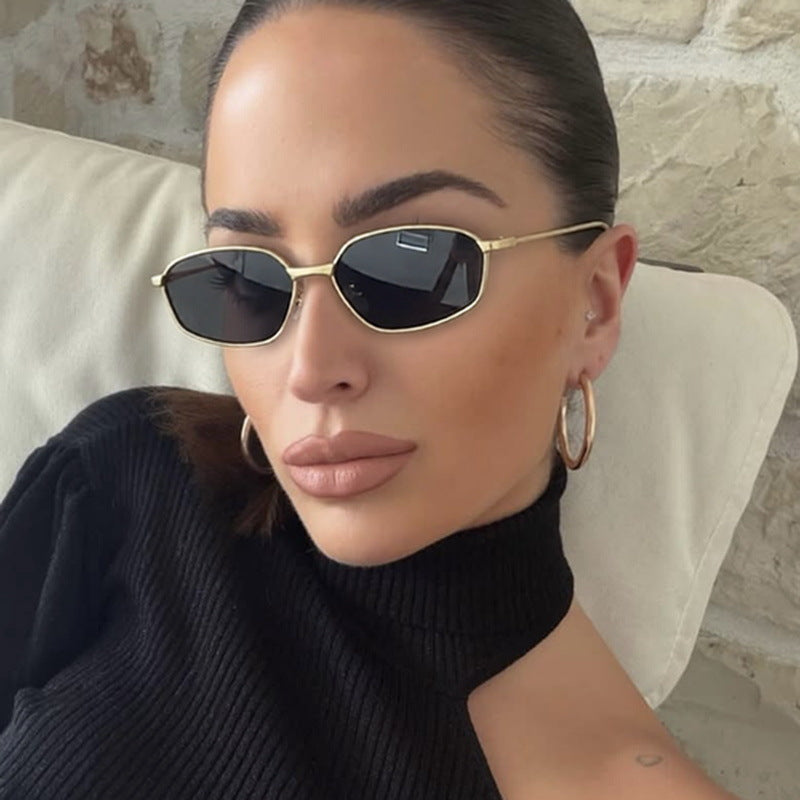 Damen geometrische Sonnenbrille mit schützendem UV-Filter und minimalistischem Metallrahmen Karnz