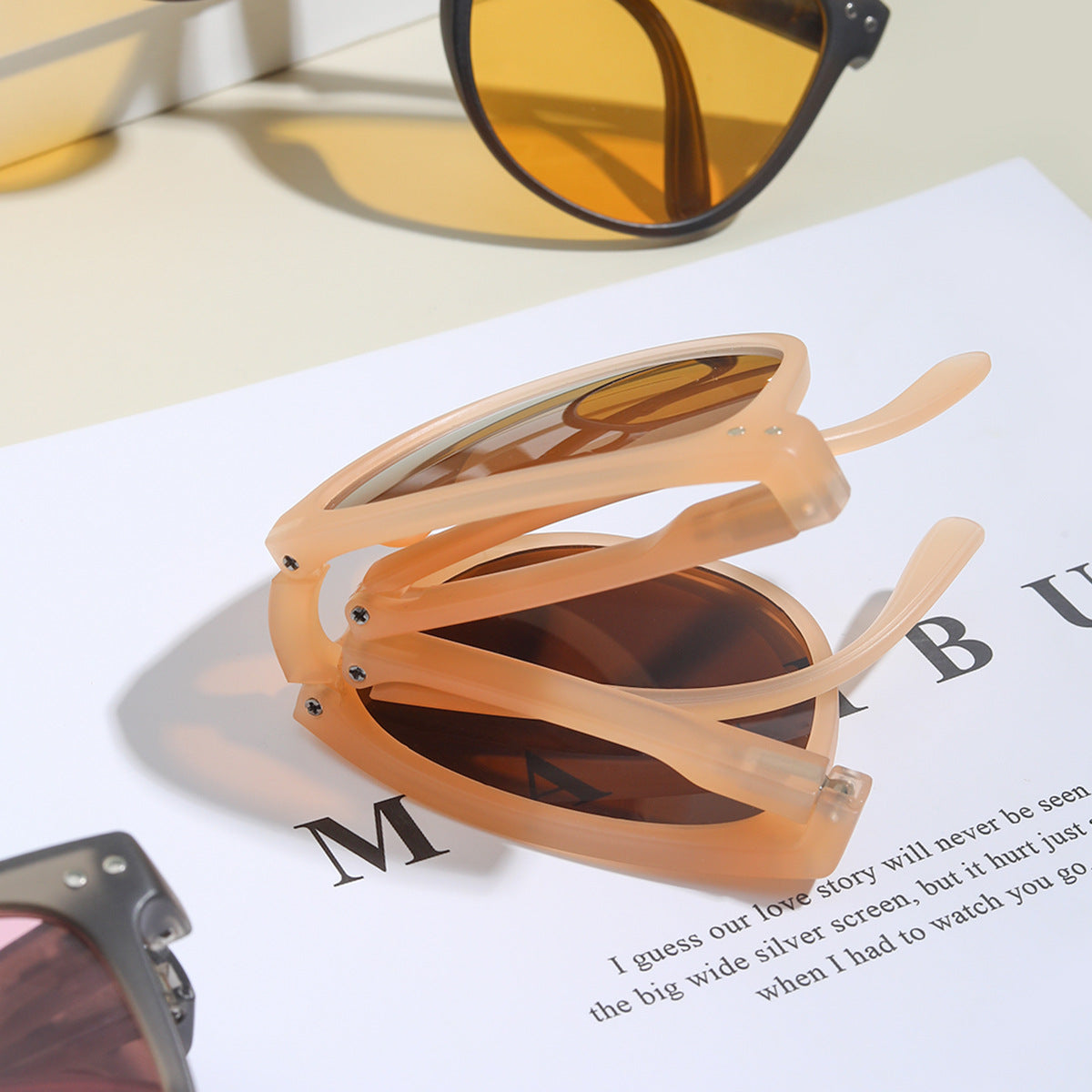 Damen stylische Sonnenbrille mit luxuriösem Acetat-Rahmen Karnz