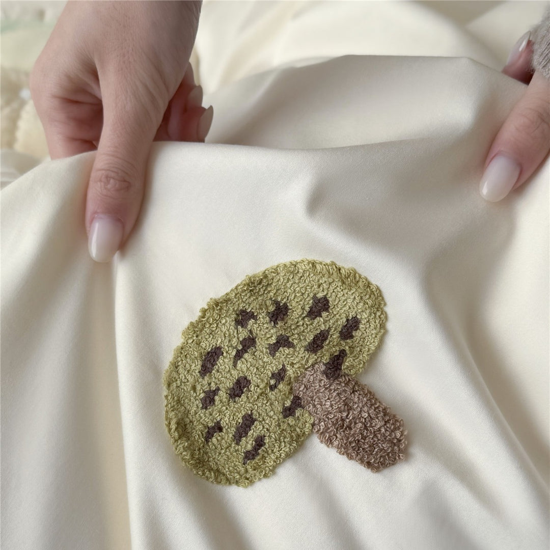 Wendbare Satin-Baumwoll-Bettbezug-Sets mit gestickter Katzenapplikation und tiefem fitted Sheet