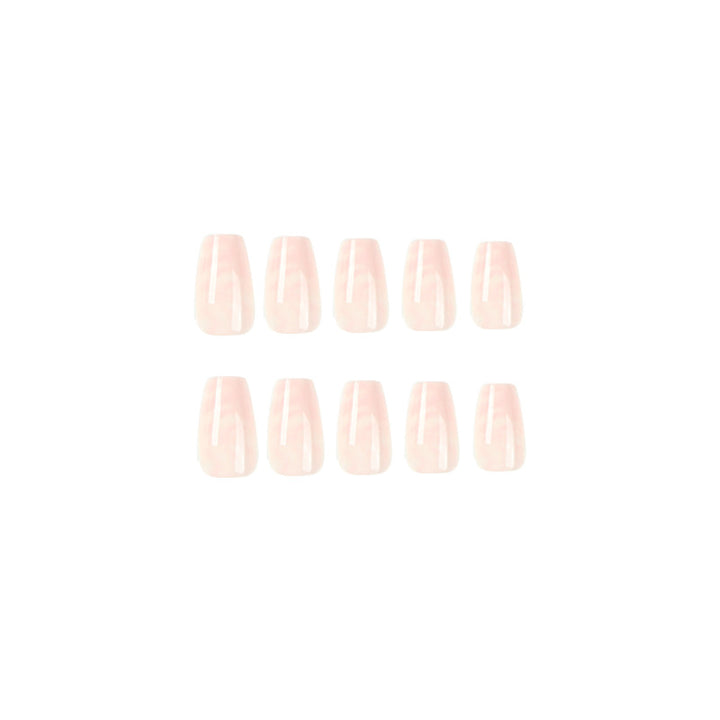 Elegante Nagelverlängerungen mit marmorierten Akzenten Karnz