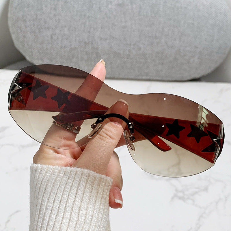 Damen futuristische Sonnenbrille mit auffälligem Design und modischen Akzenten Karnz