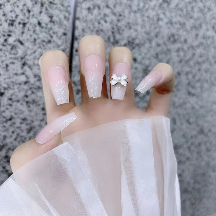 Künstlerisches Press-On Nageldesign Karnz