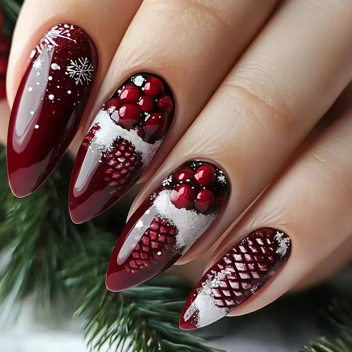 Kunstnägel mit Festlichem Winterdesign Karnz