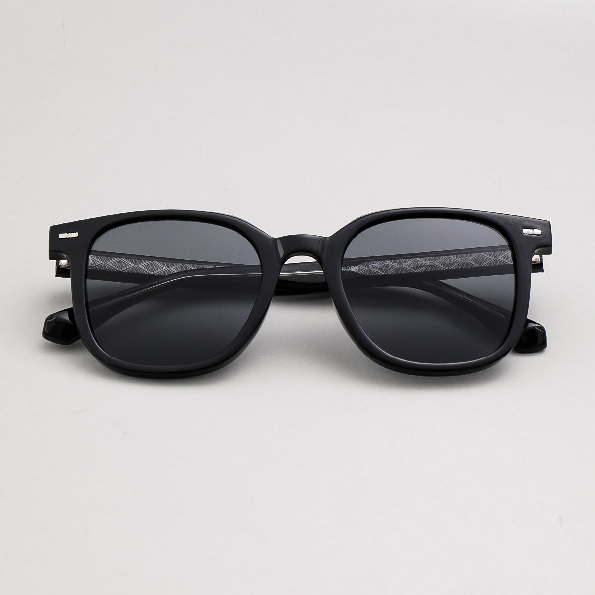 Damen modische Sonnenbrille mit markantem rechteckigen Rahmen und UV-Schutz Karnz
