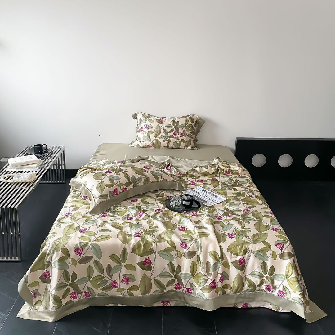 Bettwäsche-Garnitur aus Baumwollsatin mit dezentem Herz-Jacquard und seidig-glänzendem Finish Karnz
