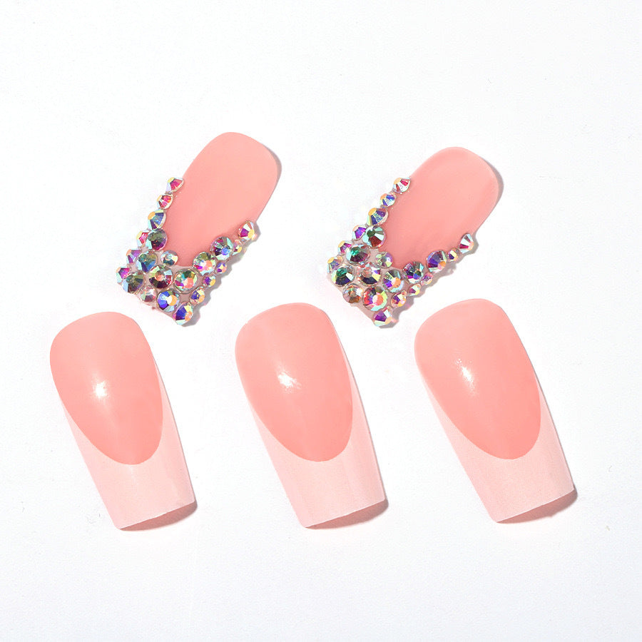 Stylische Nagelverlängerungen mit Glitzer-Design Karnz
