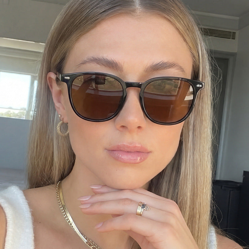 Damen modische Sonnenbrille mit robustem Kunststoffrahmen und hochwertigem UV-Schutz Karnz