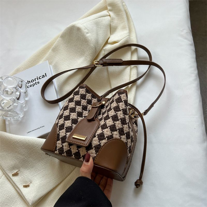 Stylische Strick-Bucket-Bag Karnz
