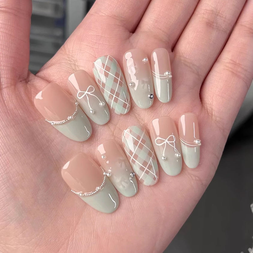 Dekoratives Press-On Nagelkunst Set Karnz