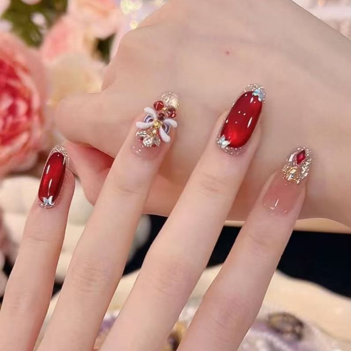 Künstlerische mit Strass veredelte Nagelverlängerungen Karnz