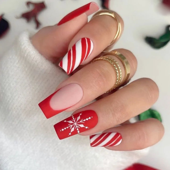 Festliche Winter-Themen Nagelkunst Erweiterungen Karnz