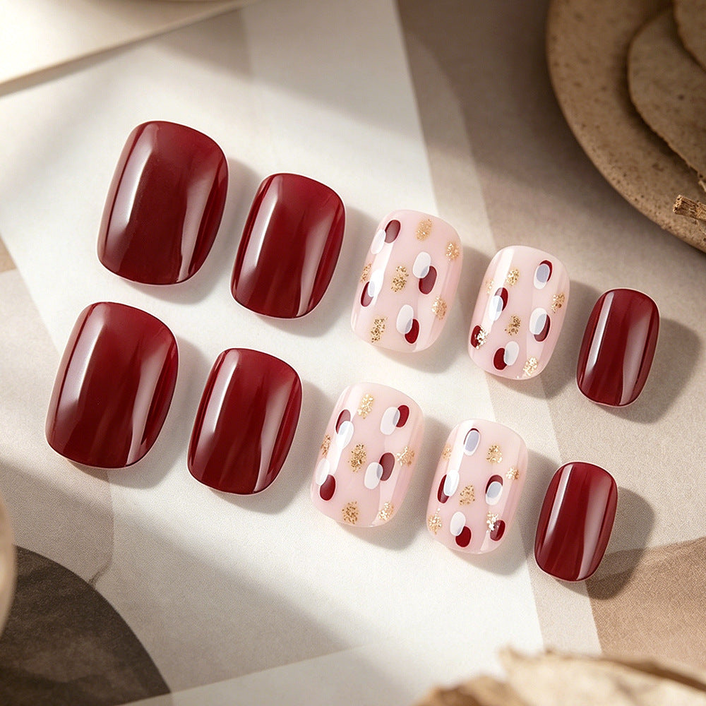 Dekorativer Nageldesign-Set Karnz