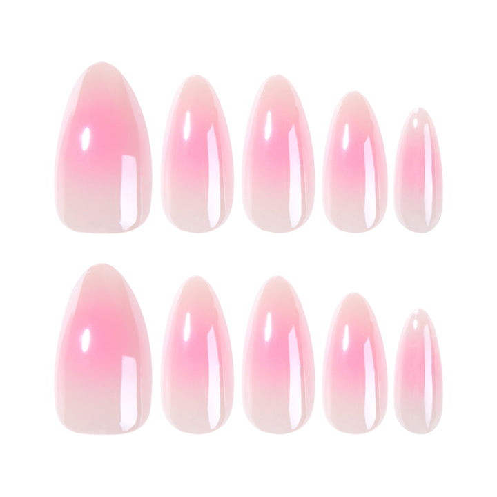 Kunstvolle Nagelverlängerungen im eleganten Ombre-Design Karnz