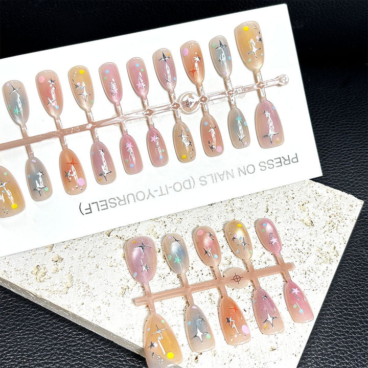 Dekoratives Press-On Nagelkunst Set Karnz