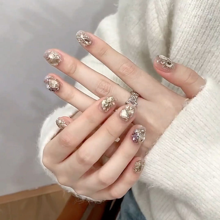 Glamouröses 3D-Nagelkunst Press-On Set Karnz