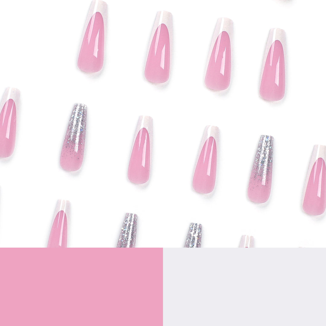 Elegante und Glitzernde Nagelkunst Karnz