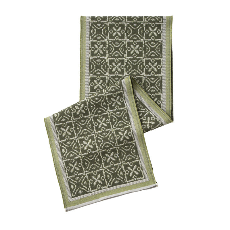 Dekorativer Tischläufer mit gewebtem Ornament-Jacquard und fein gesäumten Kanten Karnz