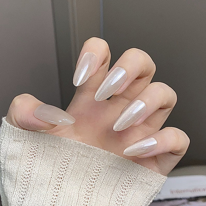 Glamouröses Press-On Nagelkunst-Set mit stylishen Edelstein-Akzenten Karnz