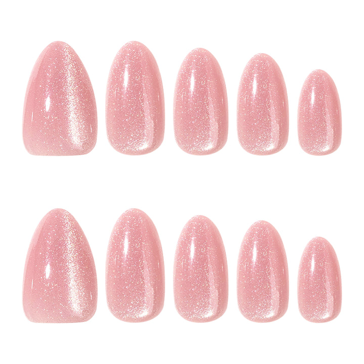 Glitzernde Nail Art mit elegantem Hochglanz-Finish Karnz