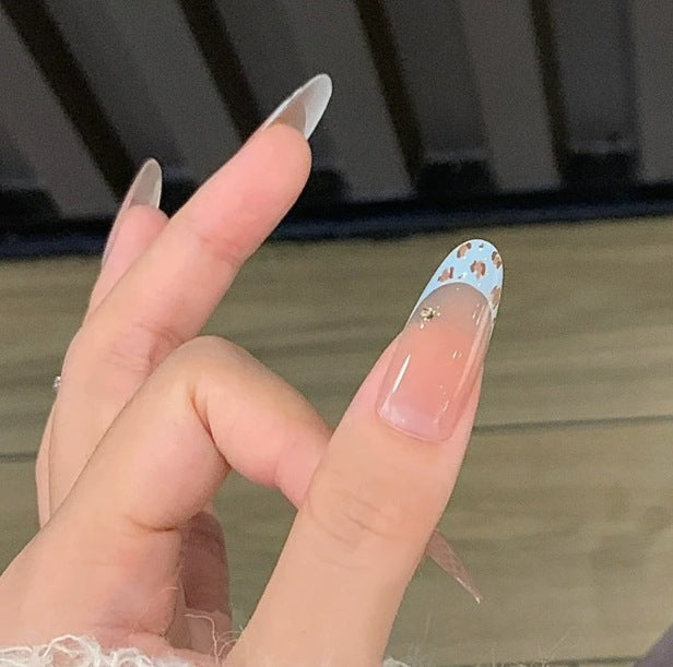 Künstlerische geometrische Nagelkunst Verbesserungen Karnz