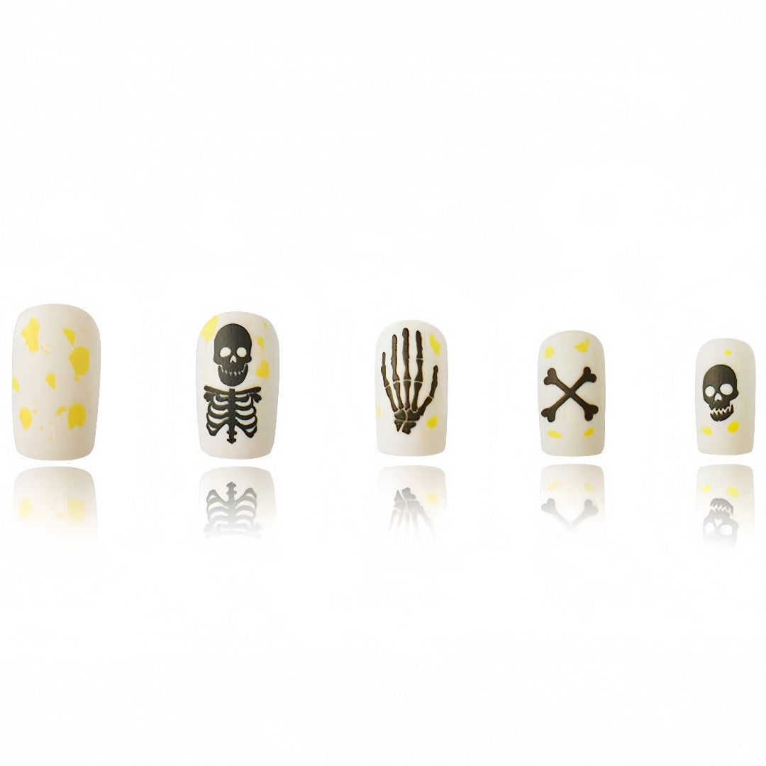 Kreatives Skelett-Nagelkunstdesign Karnz