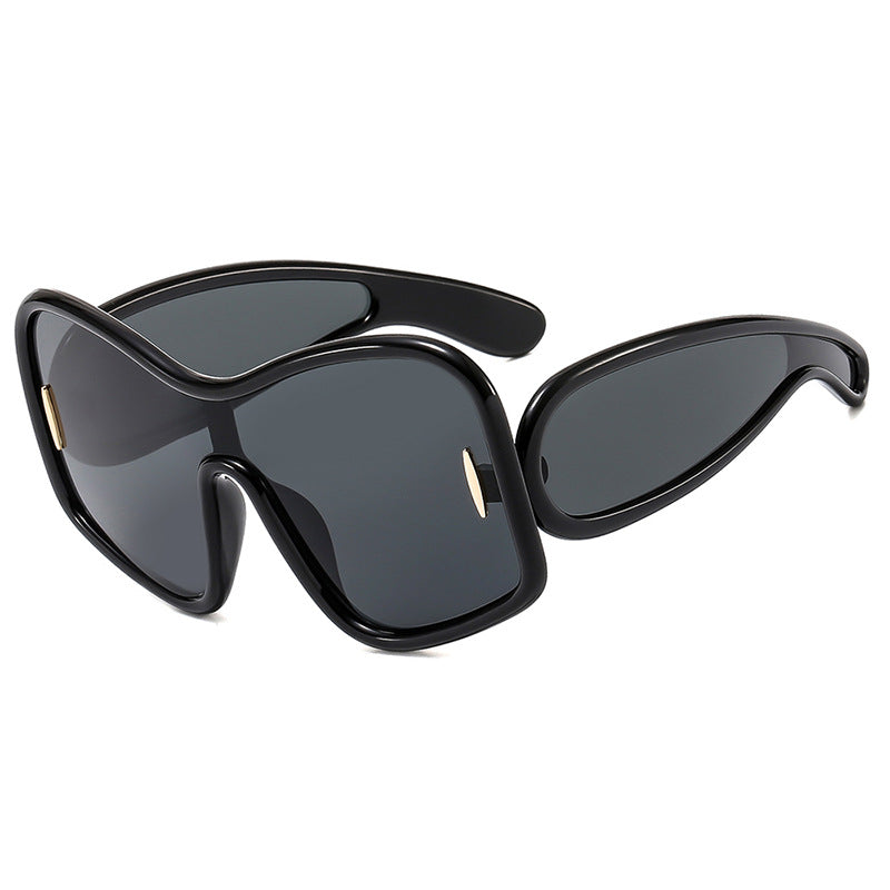 Damen futuristische Sonnenbrille mit extrabreitem Design und schützendem UV-Filter Karnz