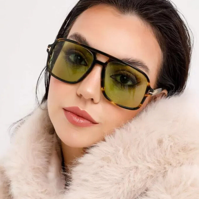 Damen quadratische Designerbrille mit filigranem Rahmen und modernem Kunststoffmaterial Karnz