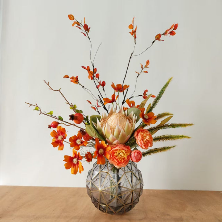 Lebhaftes Blumenarrangement