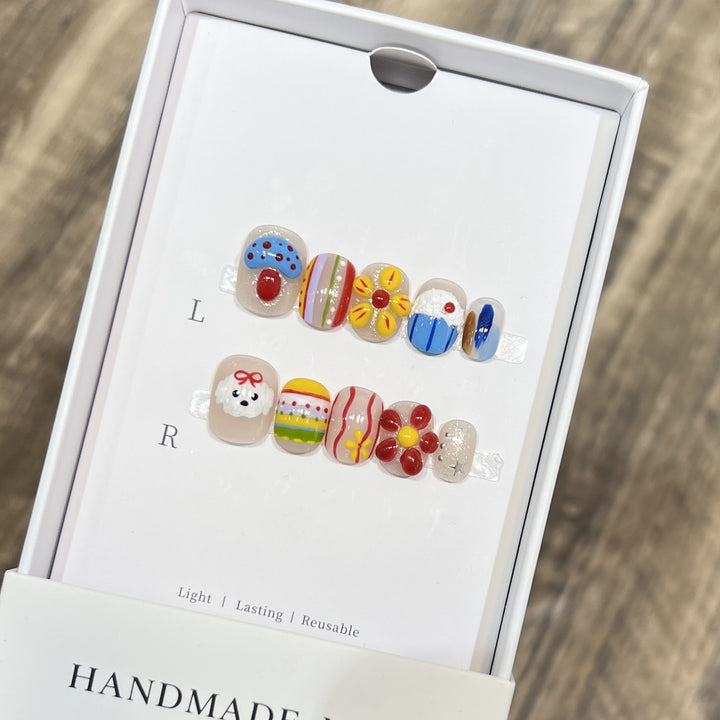 Dekoratives Press-On Nagelkunstset mit lustigen und verspielten Designs Karnz