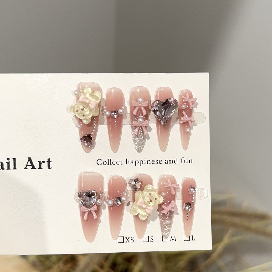 Dekoratives Press-On Nagelkunst-Set mit Charms
