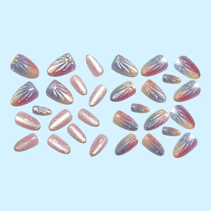 Kunstnägel mit Glitzer-Akzenten und eleganten Verzierungen Karnz