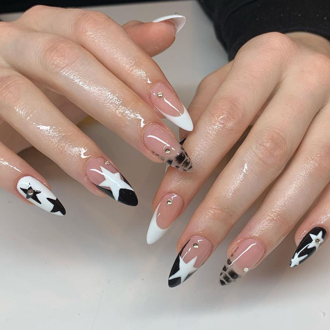Stern-dekorierte Stiletto-Nagelkunst-Erweiterungen Karnz