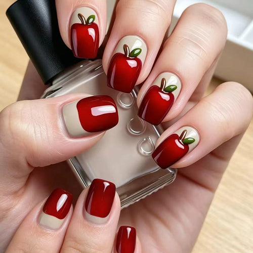 Kunstnägel mit Verspieltem Apfel-Motiv Karnz