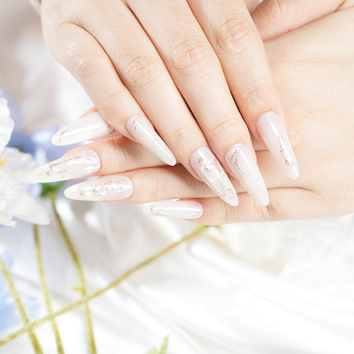 Elegantes Blumenspitzen-Press-On-Nagelset Karnz