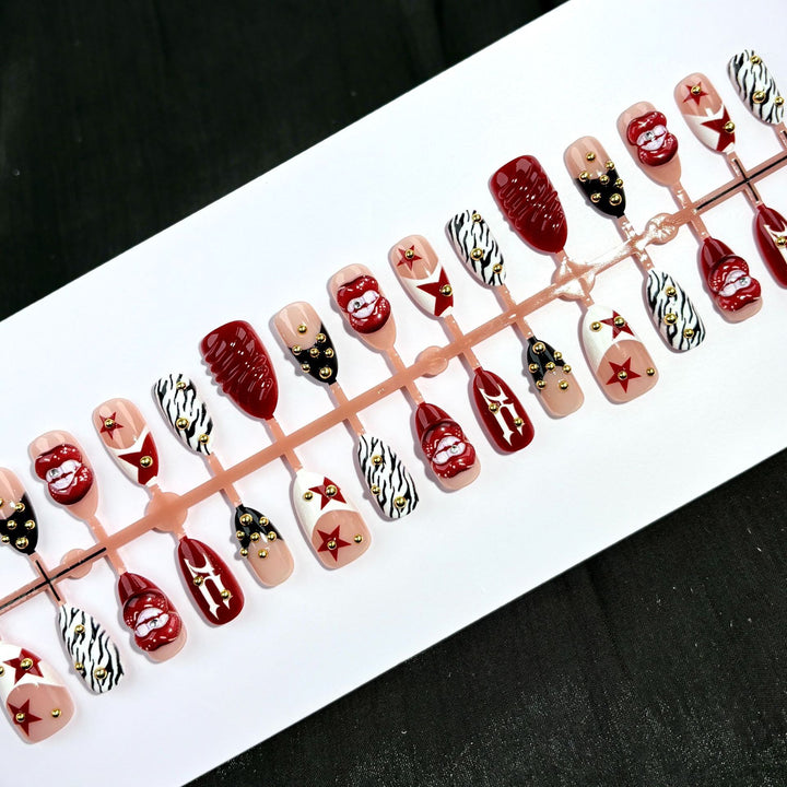 Glamourös Press-On Nagelkunst Set mit stilvollen Mustern