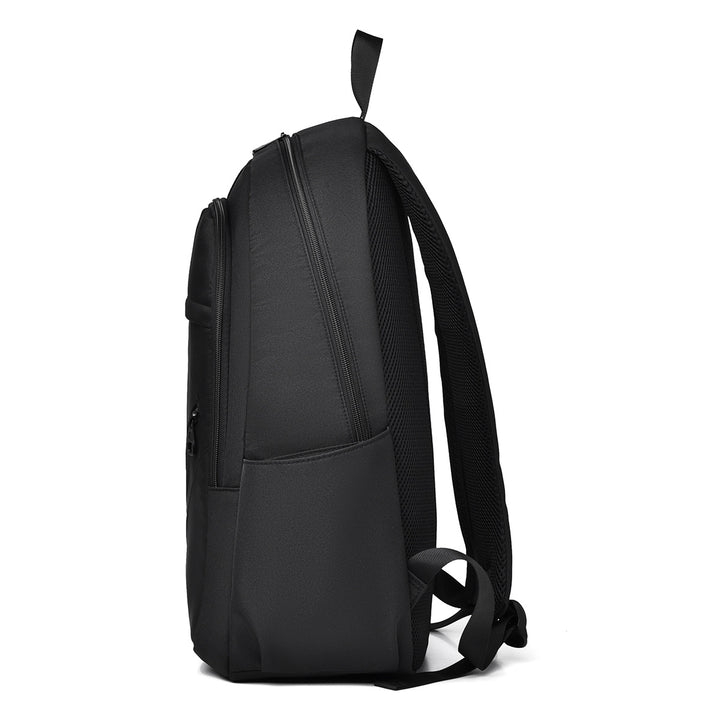 Sleek Multi-Compartment Rucksack Karnz