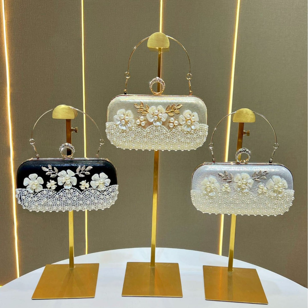 Elegante perlenverzierte Abendtasche