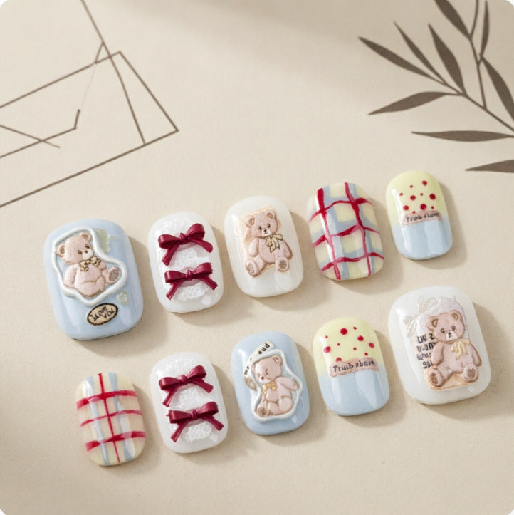 Niedliche Kunstnägel mit Bärchen-Motiv Karnz