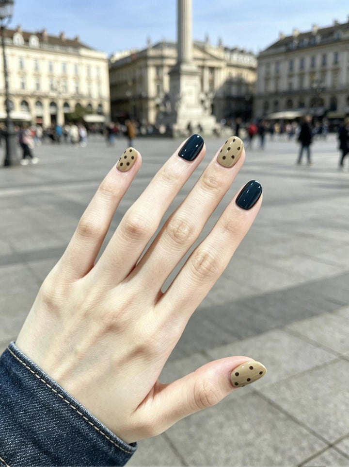Künstlerisches Nageldesign