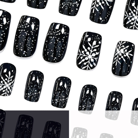 Festliche Schneeflocken Nagelkunst Karnz