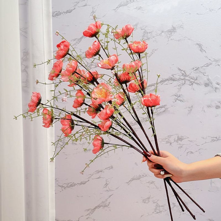 Realistischer künstlicher Blumenstrauß