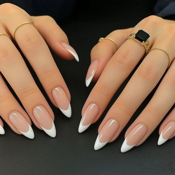 Elegante French Maniküre Kunstnägel Karnz