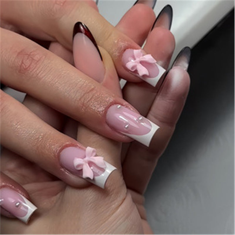 Künstlerisches Press-On-Nagelset mit Premium-Verzierungen Karnz