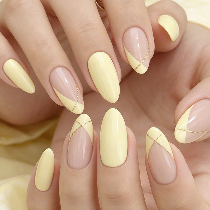 Elegantes French Tip Nagelkunst Set Karnz